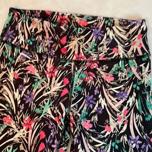 Fabletics workout leggings - Picture 3 of 7